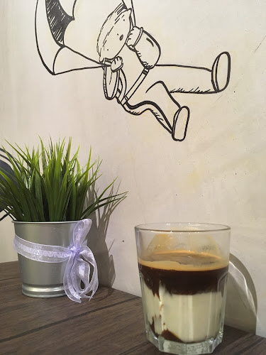 29 Swan Lake Ave, Singapore 455718