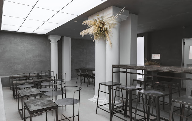 30 Victoria St, #01-06, Singapore 187996