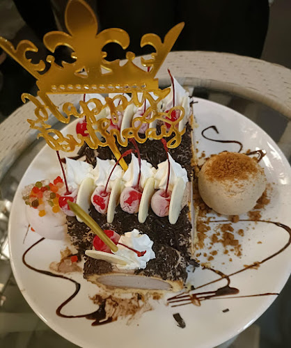 2SCOOPS [NeWest @ Clementi] Gelato, Waffles, SAKE - Hospitality and gastronomy