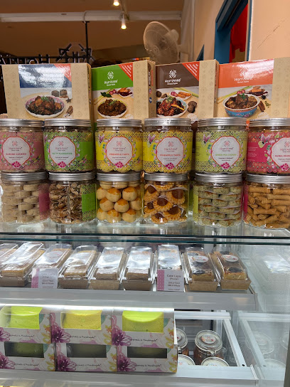 HarriAnns Nonya Table