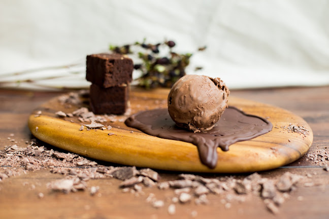 Udders Ice Cream (Beach Rd) - Hospitality and gastronomy