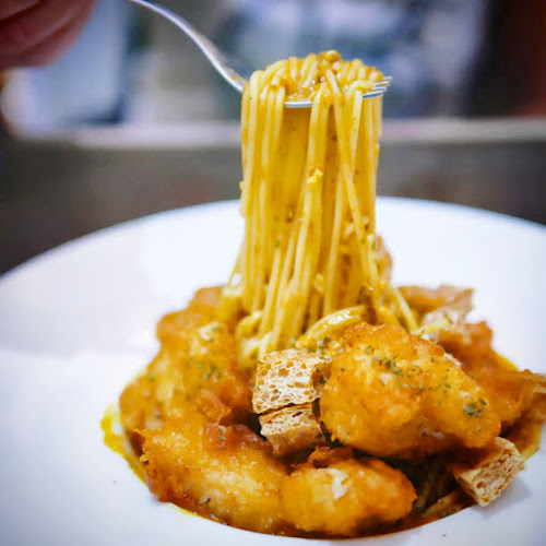 29 Swan Lake Ave, Singapore 455718