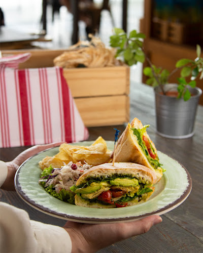 Opinii despre FoodBarn Galaxis în Singapore - Hospitality and gastronomy