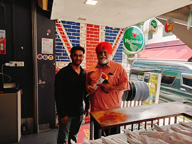 British Indian Curry Hut - Holland village - Hospitality and gastronomy