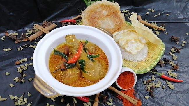 Jia Xiang (家乡) Specialty Nasi Lemak and Claypot Fish Head