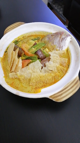 Jia Xiang (家乡) Specialty Nasi Lemak and Claypot Fish Head - Singapore