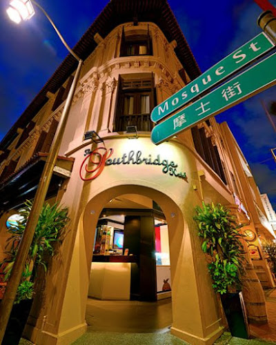 Opinii despre The Southbridge Hotel Restaurant and Whiskey Bar în Singapore - Hospitality and gastronomy