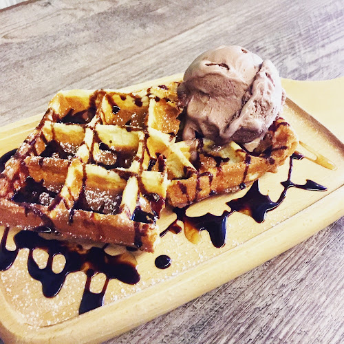 5themoments Handcrafted Gelato Cafe (Tanjong Pagar) - Singapore