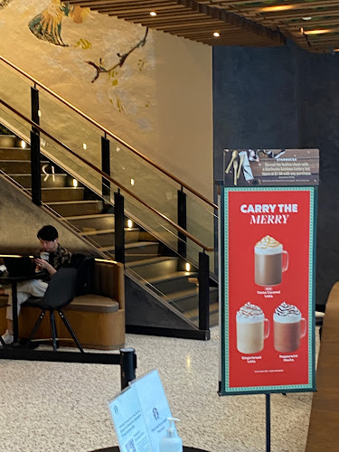 Starbucks Terminal 3 Departure Hall - Hospitality and gastronomy