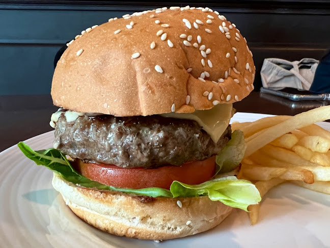 Mac's Cafe & Bar - Hospitality and gastronomy