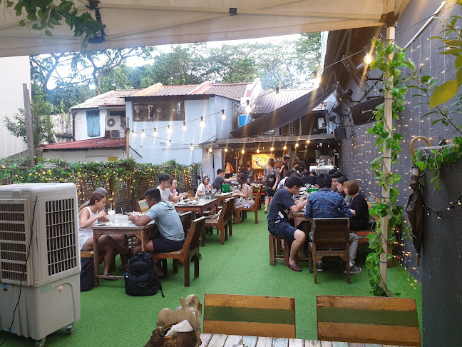 Warm Up Cafe @Mackenzie Road - Singapore