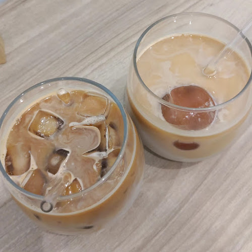 Opinii despre First Story Cafe - Coffee, Gelato, and Waffles în Singapore - Hospitality and gastronomy