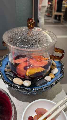 海底捞 Haidilao Hot Pot @Paya Lebar Quarter - Hospitality and gastronomy