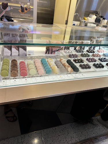 Opinii despre The Dark Gallery @ Funan Mall în Singapore - Hospitality and gastronomy