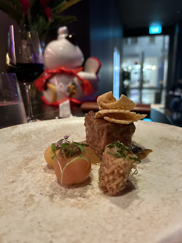 Restaurant Khiri - Hospitality and gastronomy