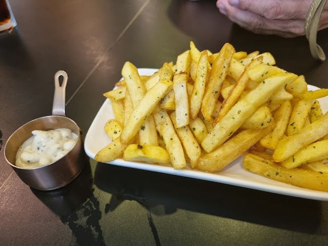 18 Yishun Ave 9, #01-02 Junction Nine, Singapore 768897