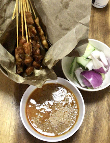 Broadway Coffeeshop @ 644 Hougang Ave 8 - Singapore