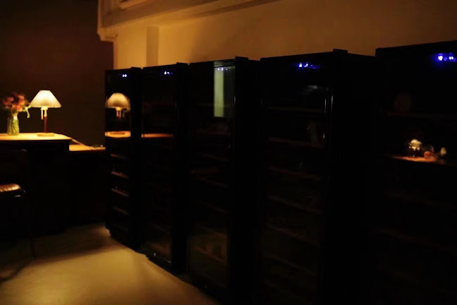 VINUZ MERCHANTES & GROWERS PTE LTD - Hospitality and gastronomy