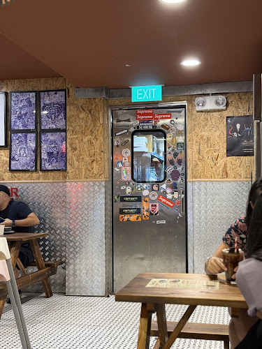 Comentarii opinii despre Joji's Sandwich Parlour