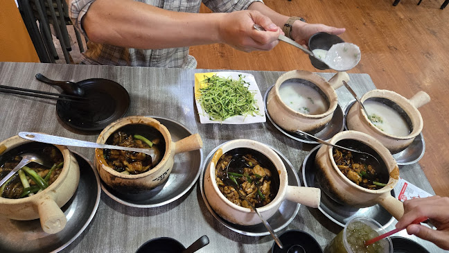 NO.5 Bukit Timah Live Bull Frog Claypot Porridge - Singapore