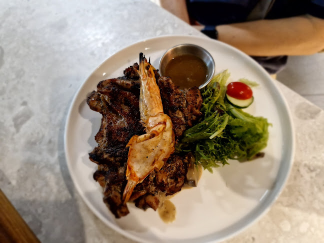 Comentarii opinii despre COLLIN'S® Tampines 1