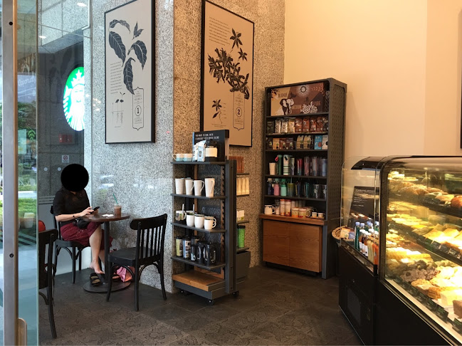 Comentarii opinii despre Starbucks City House