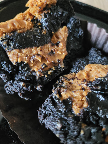 Dome Bakery - Fudgy Brownies & Bakes