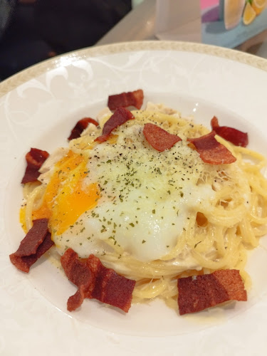 Poulet - VivoCity - Hospitality and gastronomy