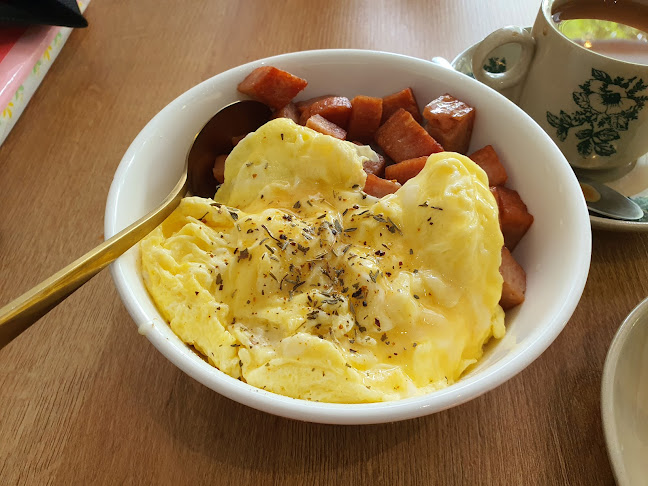 200 Pandan Gardens, #01-08a PeopleUp Enrichment Hub, Singapore 609336