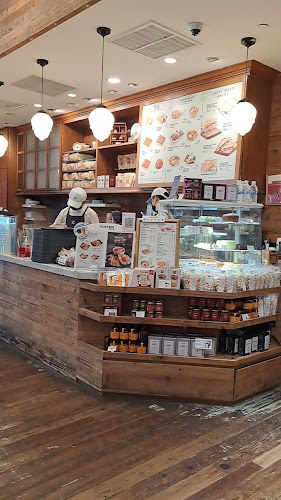 Tai Seng St, BreadTalk IHQ, Singapore 534013