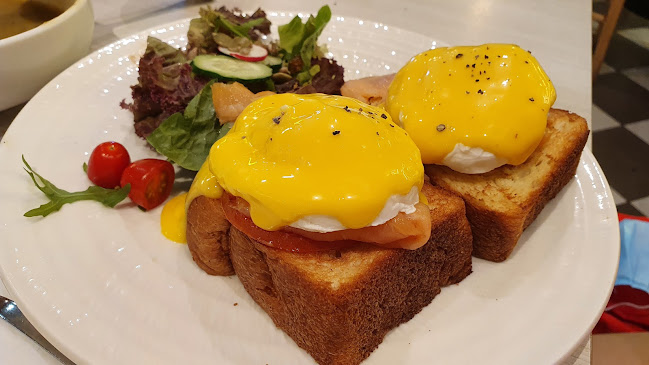 Cedele Bakery Kitchen - Parkway Parade - Singapore