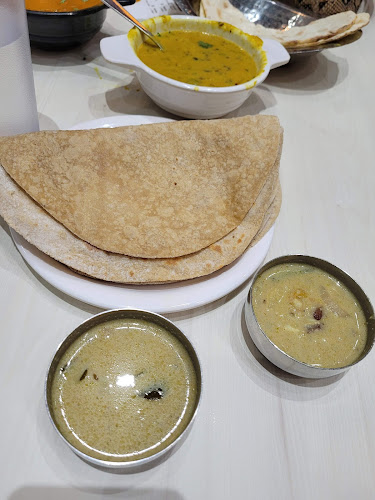 Comentarii opinii despre Nandhana's Ang Mo Kio Djitsun mall