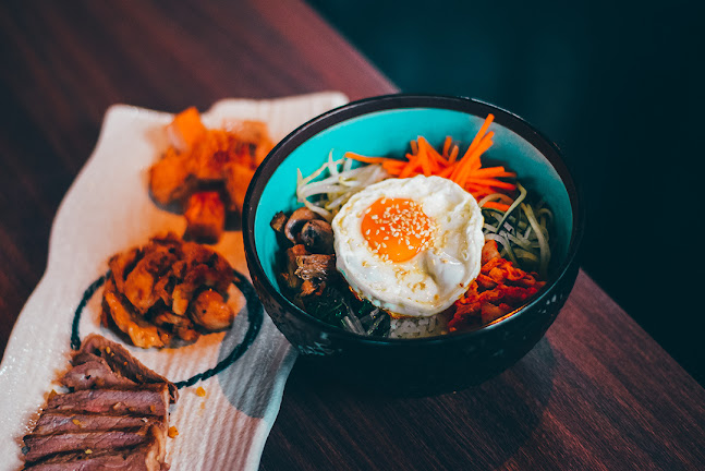 Opinii despre Komyuniti Bar & Restaurant în Singapore - Hospitality and gastronomy