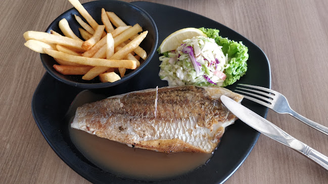 Comentarii opinii despre Fins & Feathers