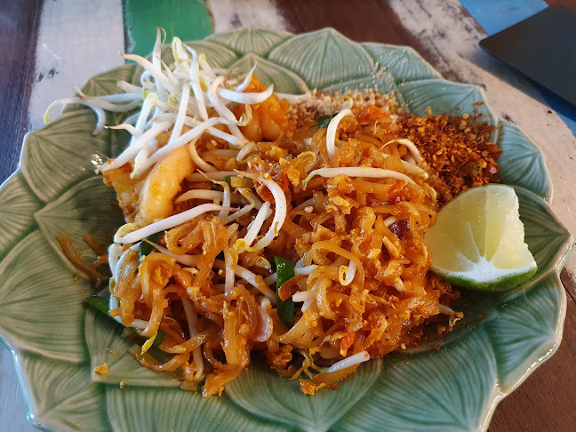 Opinii despre Warm Up Cafe @ The Star Vista în Singapore - Hospitality and gastronomy