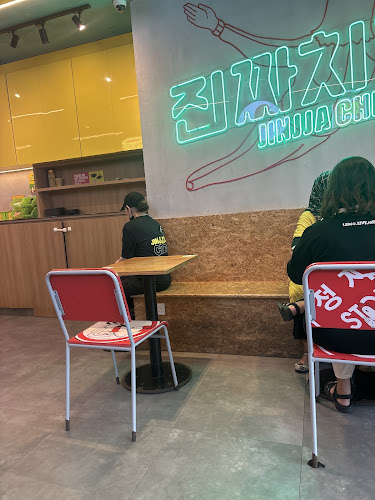 3 Gateway Dr, #02-05 Westgate, Singapore 608532