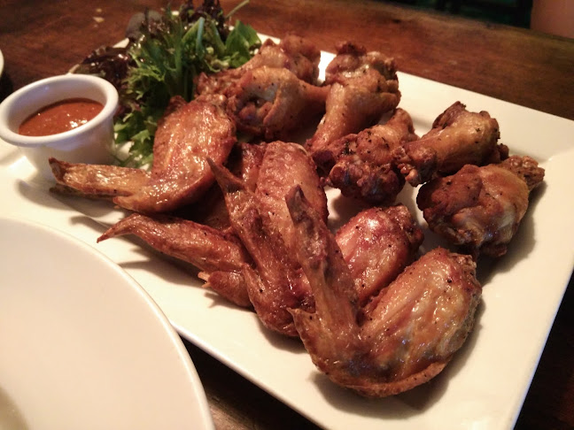 Opinii despre Mel's Place Restaurant & Bar în Singapore - Hospitality and gastronomy