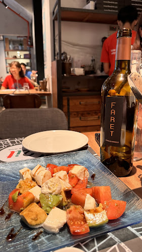 491 River Valley Rd, #01-01 Valley Point, Singapore 248371