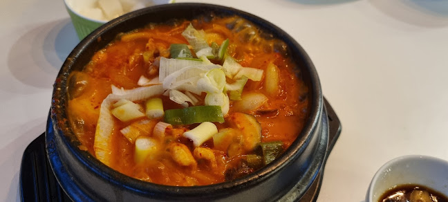 2 Tai Thong Cres, #01-24 The Venue Shoppes, Singapore 347836