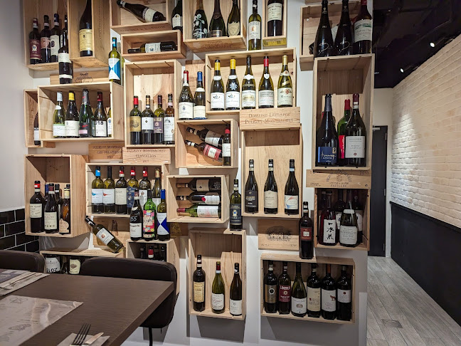 428 River Valley Rd, #01-01/2, Singapore 248327