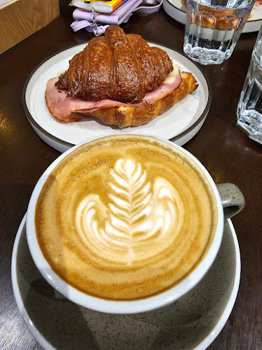 Opinii despre Twenty Eight Cafe în Singapore - Hospitality and gastronomy