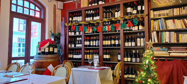 Les Bouchons @ Ann Siang - Hospitality and gastronomy