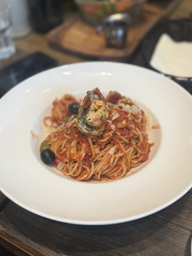 Opinii despre Supply & Demand, Novena în Singapore - Hospitality and gastronomy