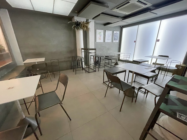 30 Victoria St, #01-06, Singapore 187996