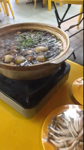 Qi Xiang Chicken Pot - Hospitality and gastronomy