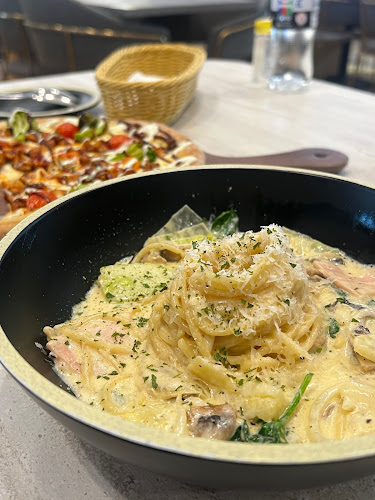 Pizza Maru (Jewel Changi Airport) - Singapore