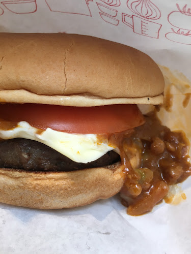 Opinii despre MOS Burger - White Sands în Singapore - Hospitality and gastronomy