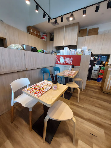 6 Woodlands Square, #01-14, Singapore 737737