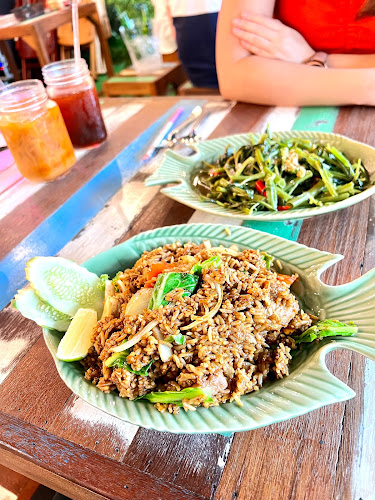 Comentarii opinii despre Warm Up Cafe @ The Star Vista