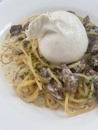 Burrata Joy & Gustavo Lapasta Katong V - Hospitality and gastronomy